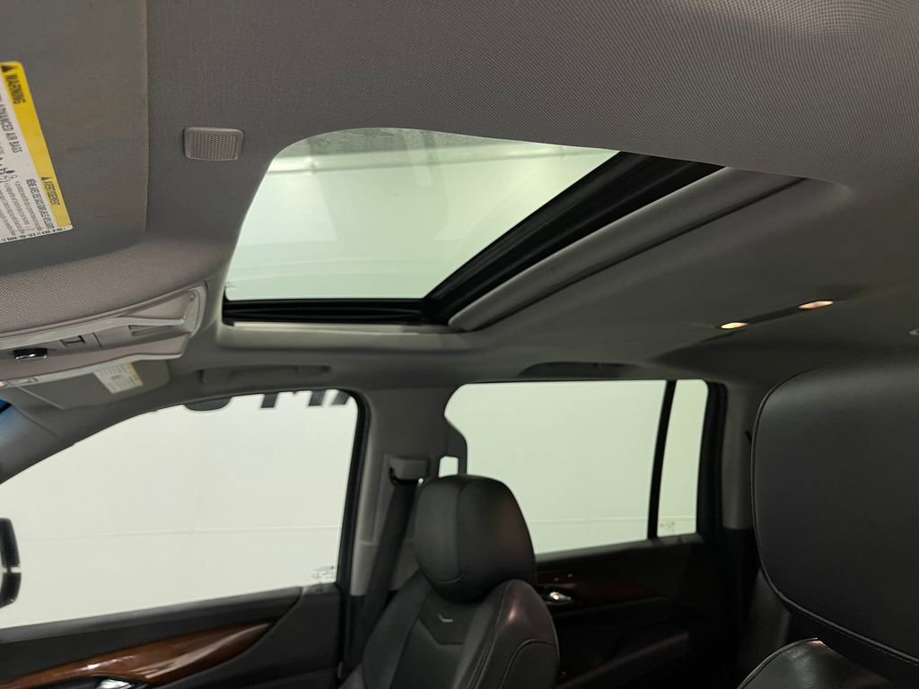 Used 2018 Cadillac Escalade ESV Luxury image 12