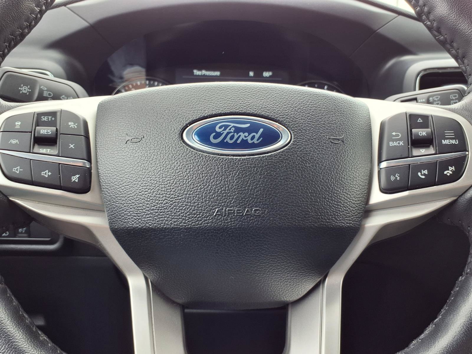 Used 2024 Ford Explorer XLT w/ Equipment Group 202A AWD/4WD image 17