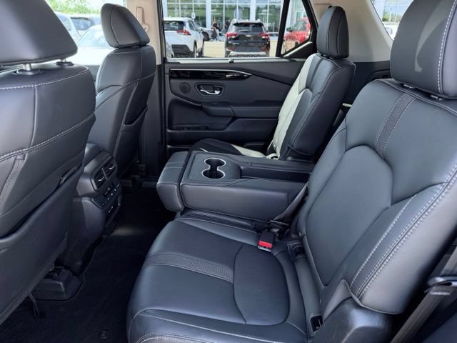 Used 2025 Honda Pilot EX-L image 23