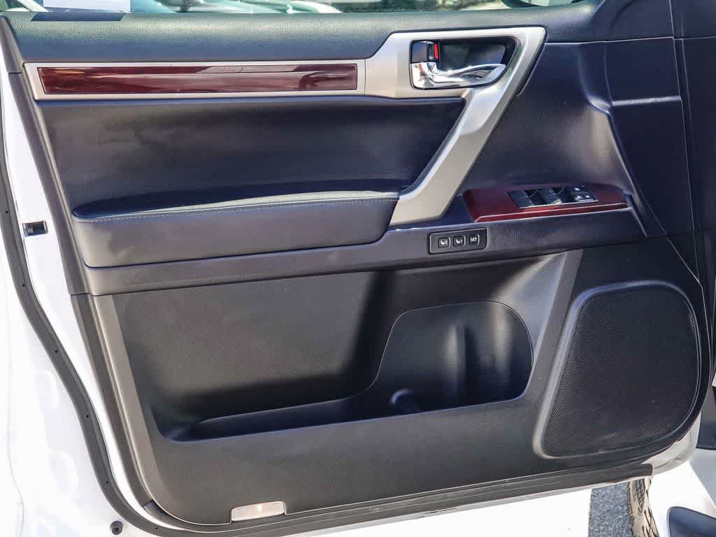 Used 2018 Lexus GX 460 Luxury w/ Preferred Accessory Package AWD/4WD image 19