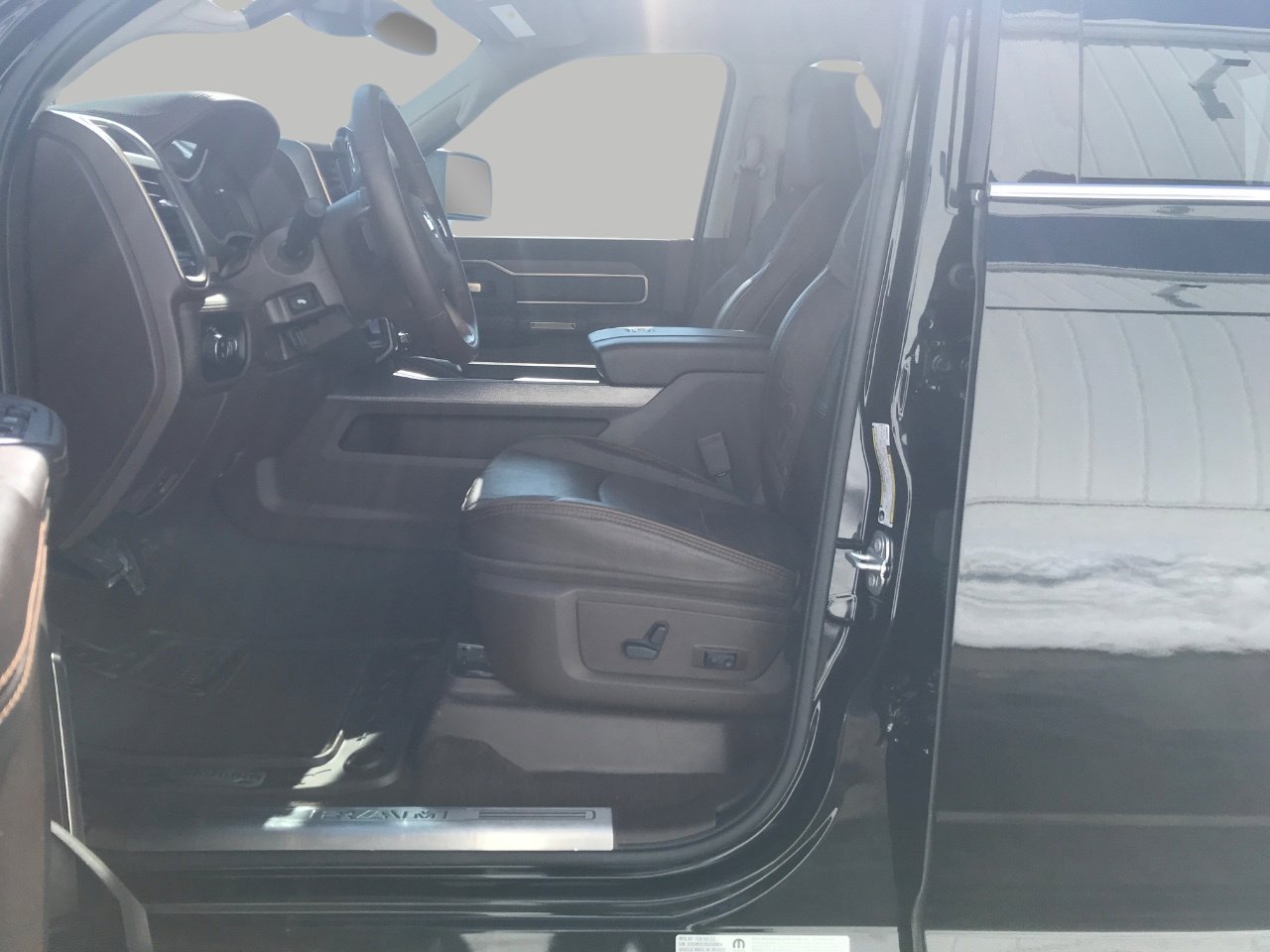 Used 2025 RAM 2500 Limited image 16