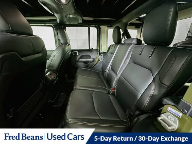 Used 2024 Jeep Wrangler Unlimited Sahara w/ Technology Group AWD/4WD image 31