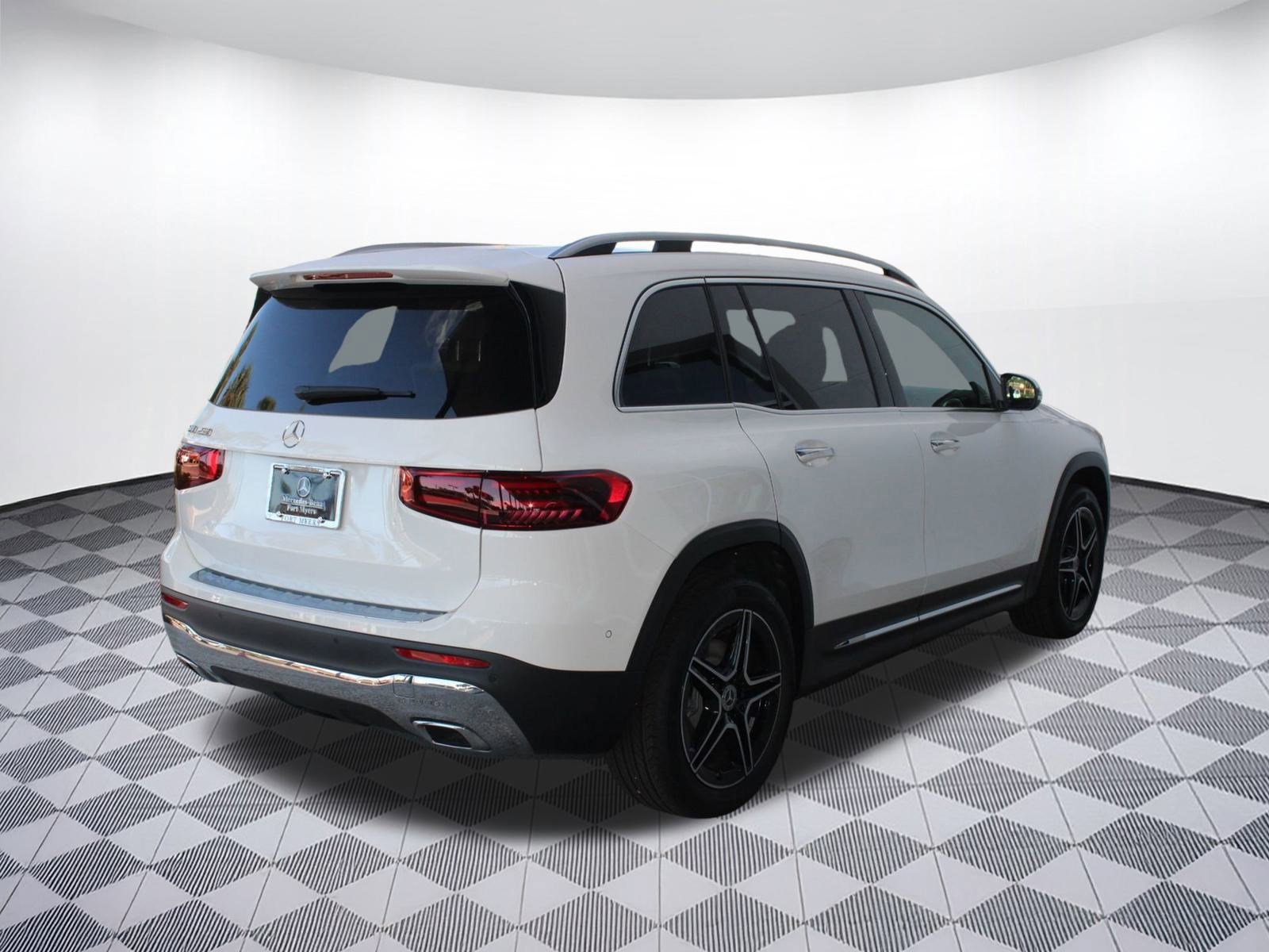 Used 2026 Mercedes-Benz GLB 250 image 9