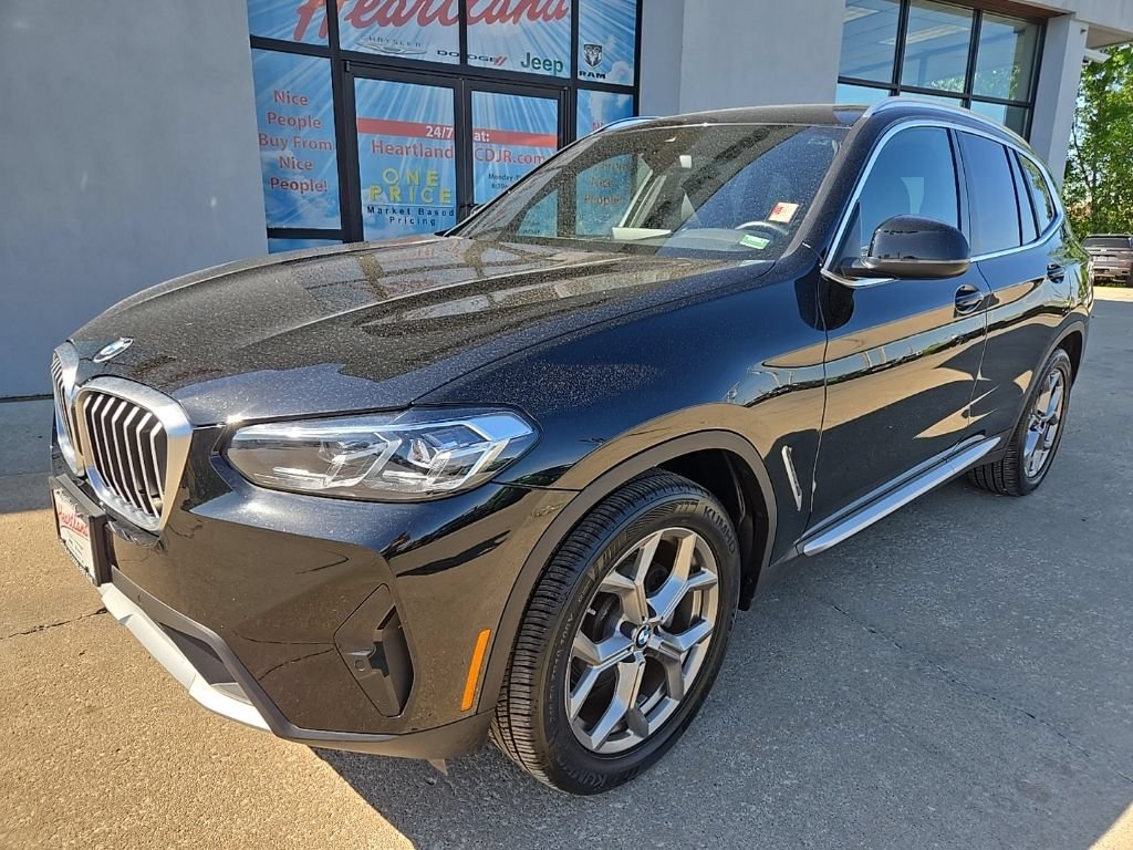 Used 2024 BMW X3 xDrive30i AWD/4WD image 2