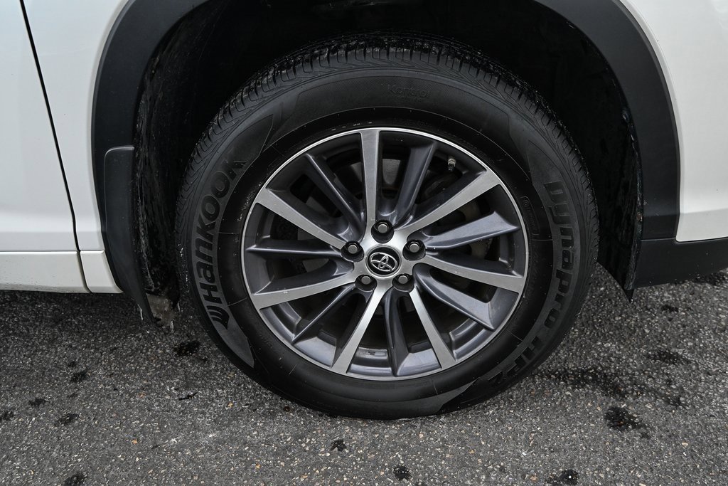 Used 2017 Toyota Highlander XLE image 15