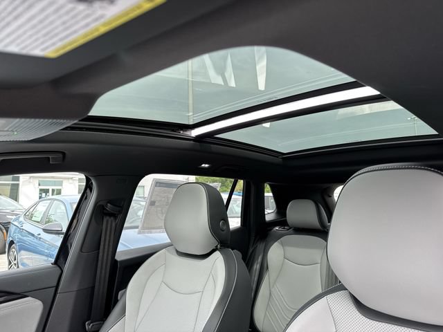 New 2026 Volkswagen Tiguan SE R-Line FWD image 18