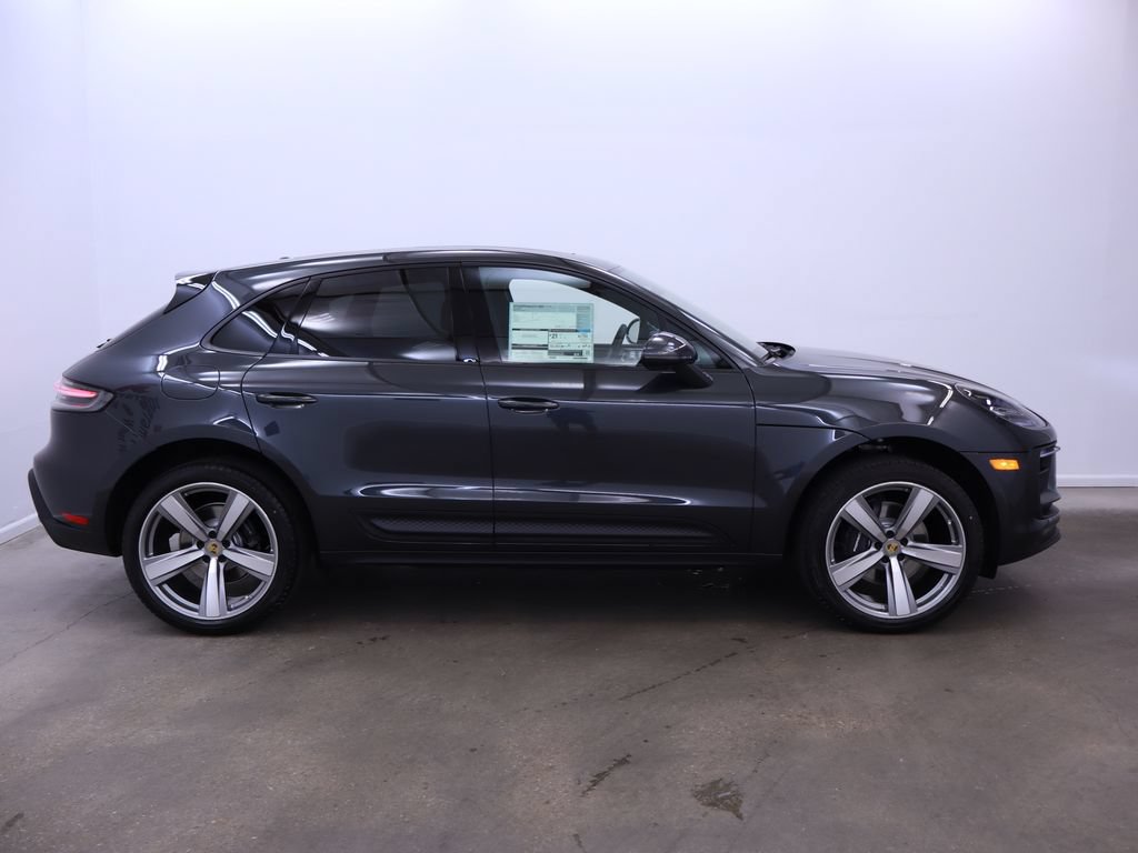 Used 2025 Porsche Macan AWD/4WD image 8
