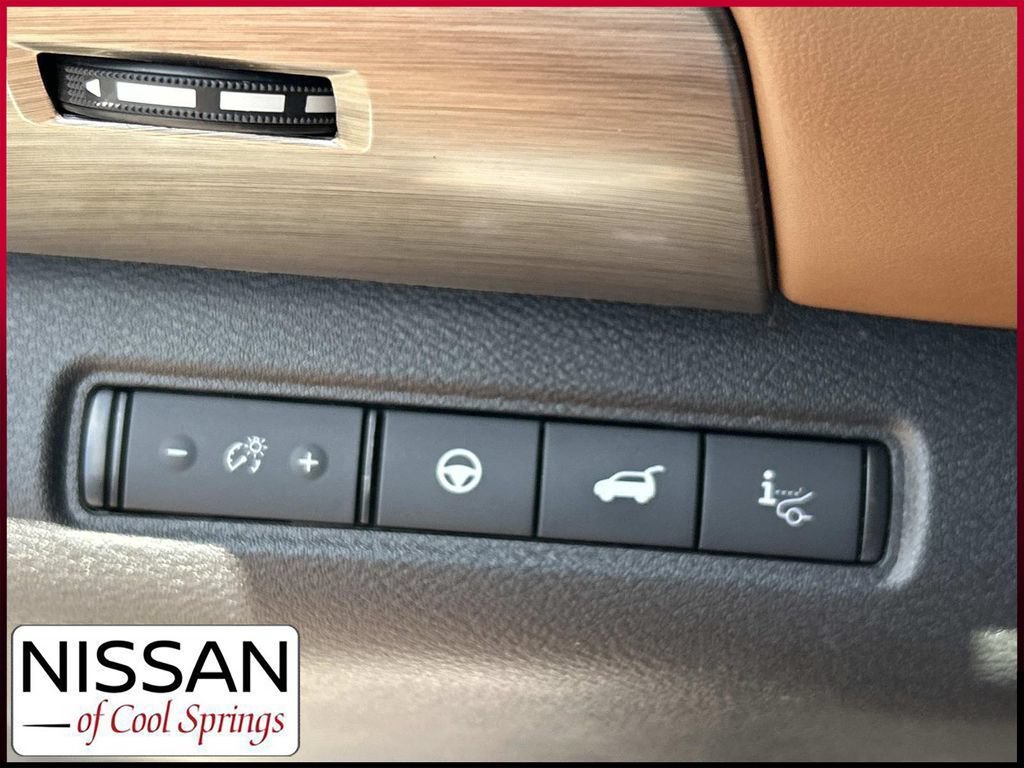 Used 2023 Nissan Pathfinder Platinum FWD image 30