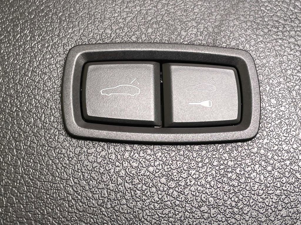 Certified 2022 Porsche Macan GTS image 21