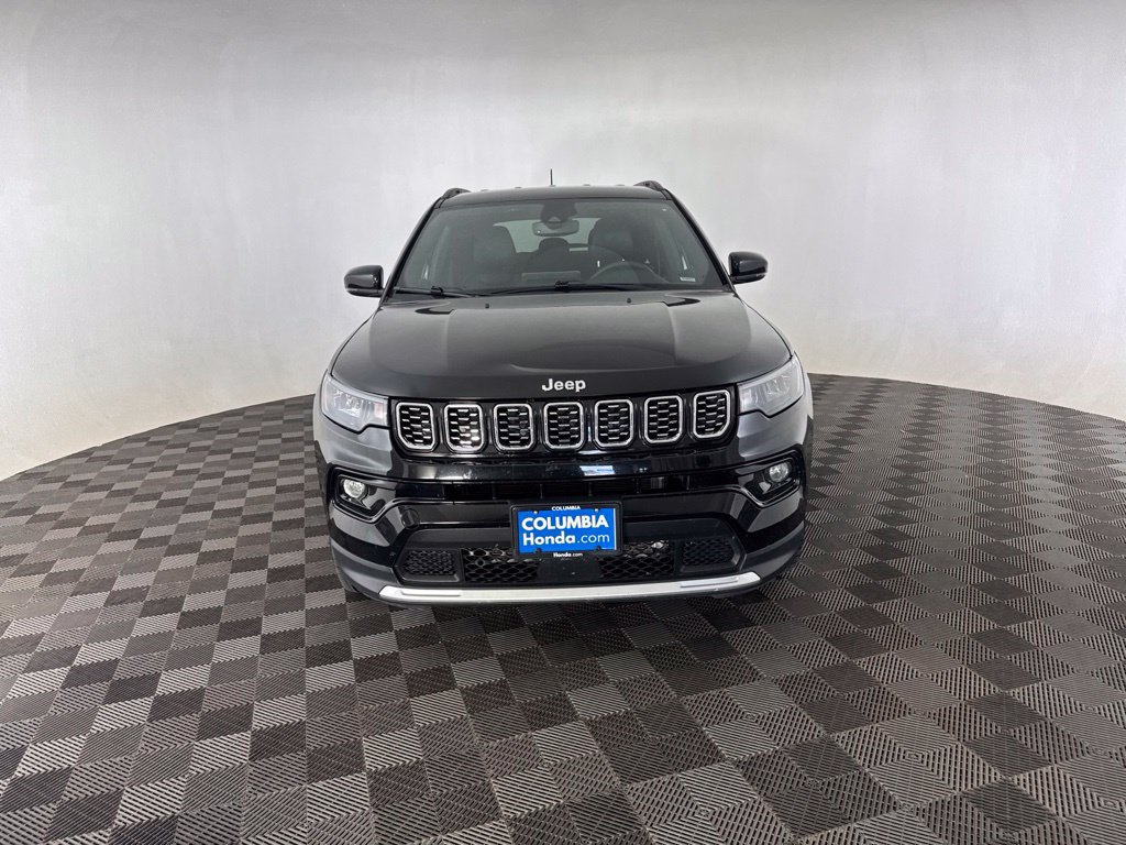Used 2025 Jeep Compass Limited AWD/4WD image 2