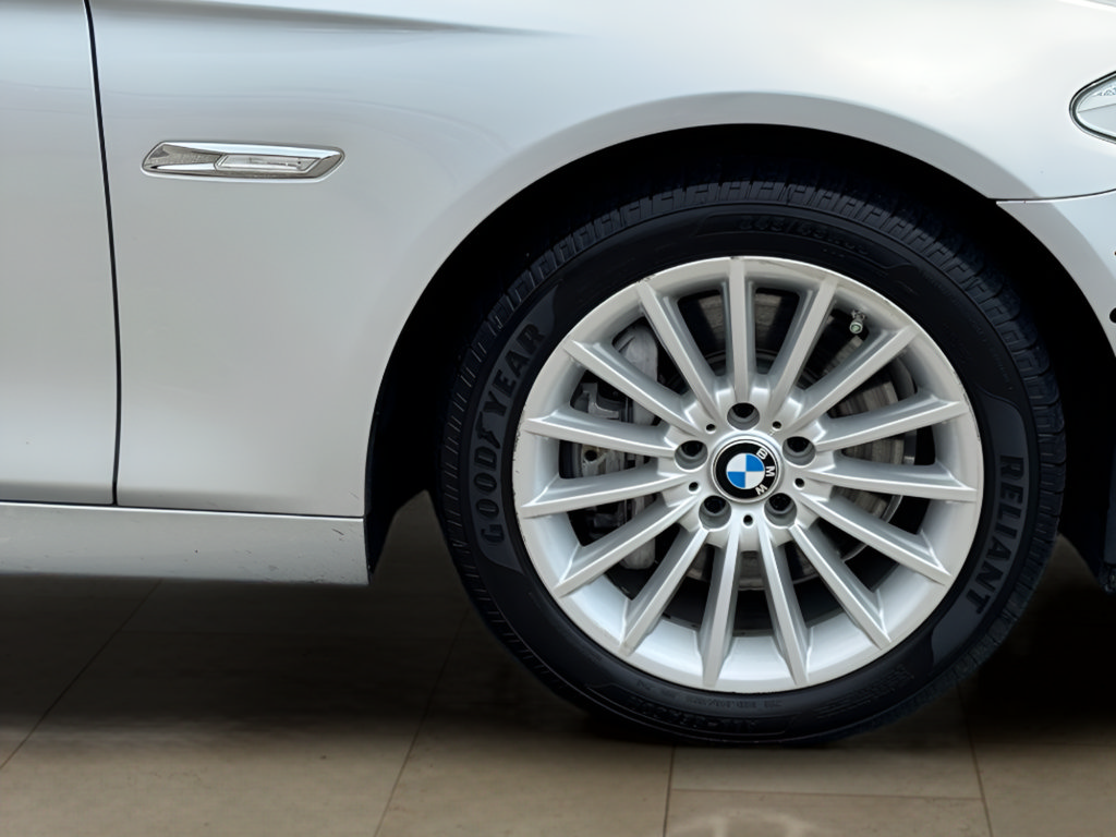 Used 2011 BMW 535i Sedan RWD image 38