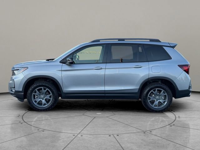 Used 2025 Honda Passport TrailSport image 3