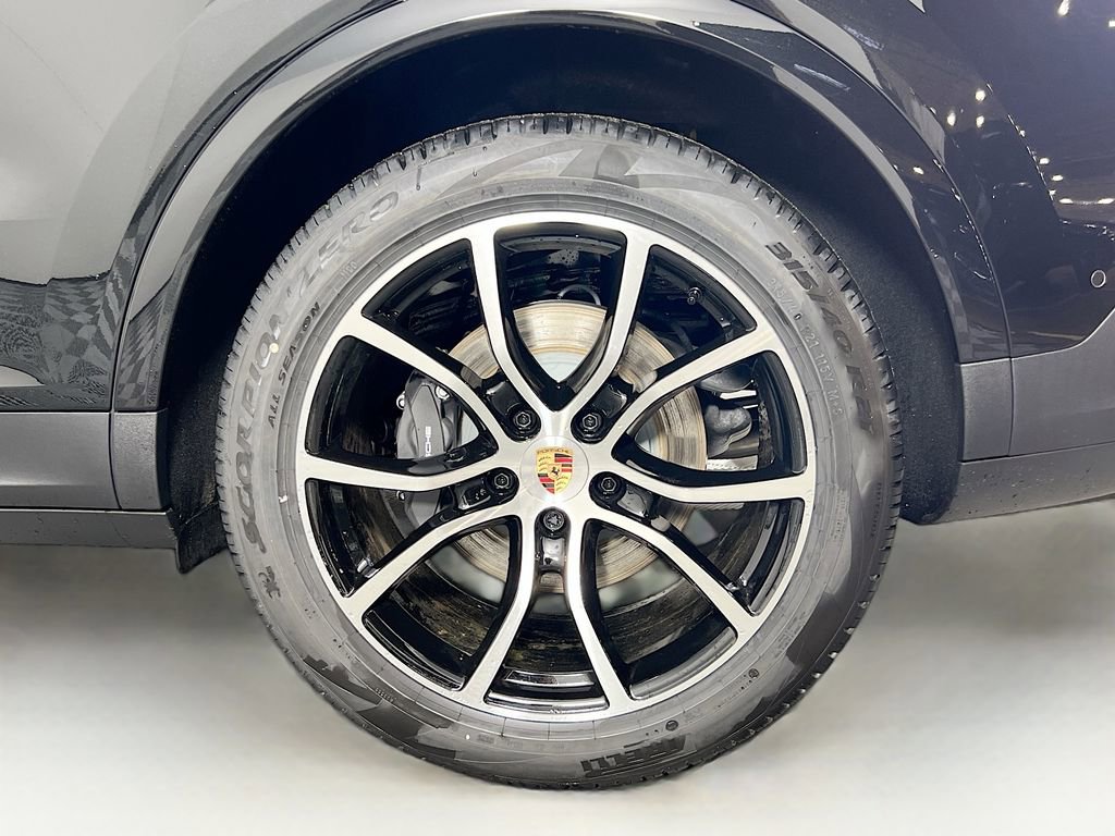 New 2026 Porsche Cayenne image 33
