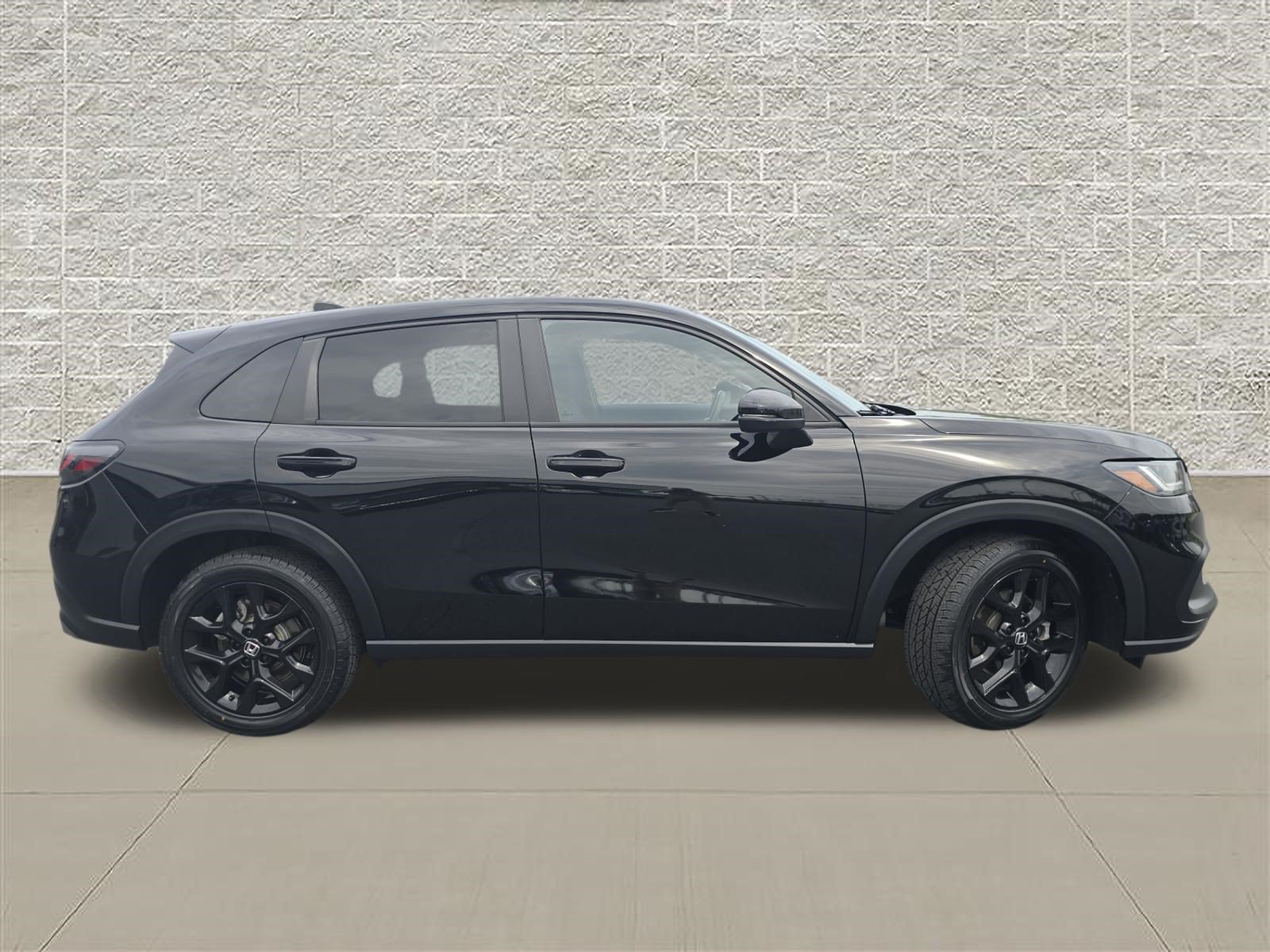 Used 2024 Honda HR-V Sport image 8