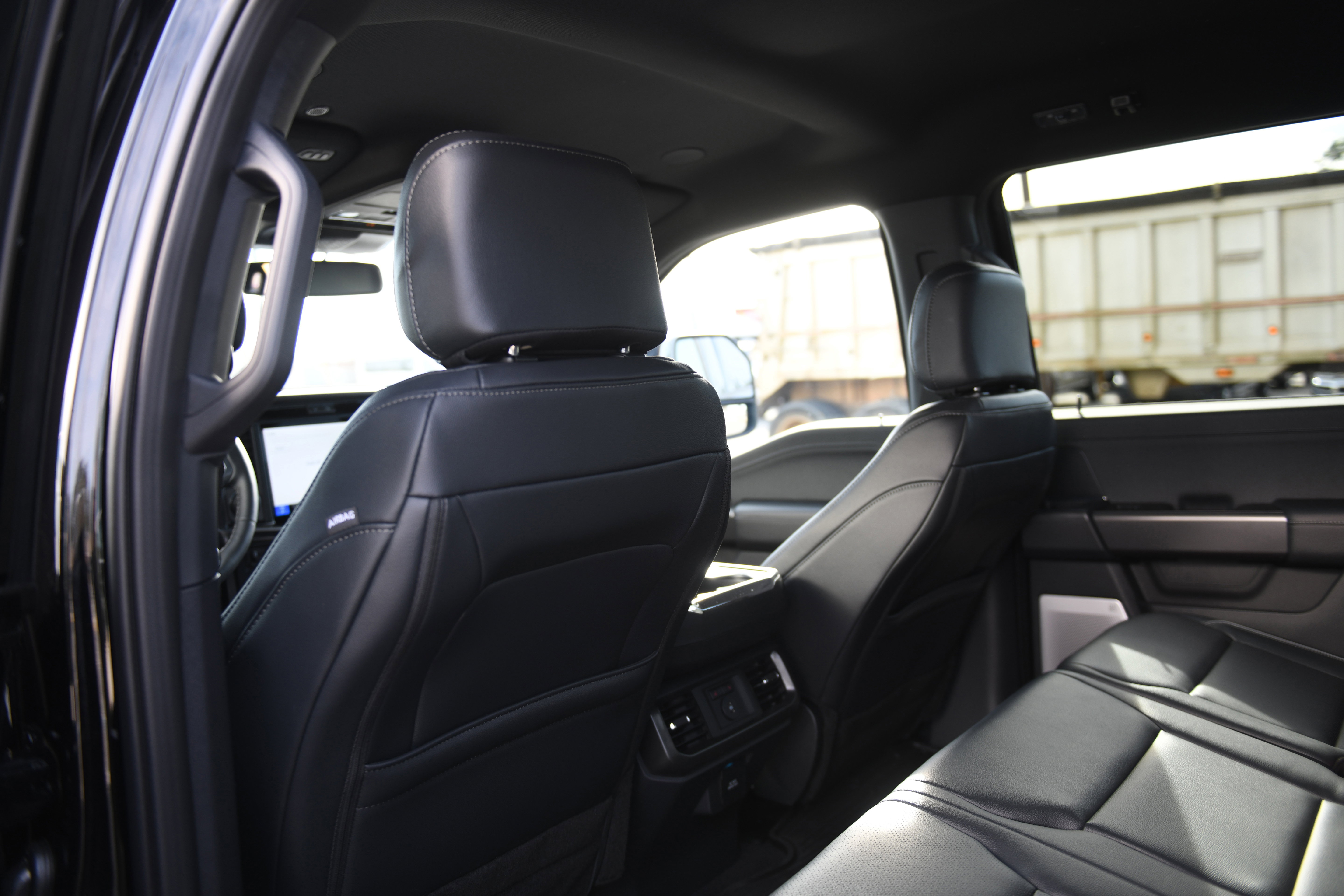 New 2025 Ford F150 Lariat w/ Equipment Group 502A High image 22