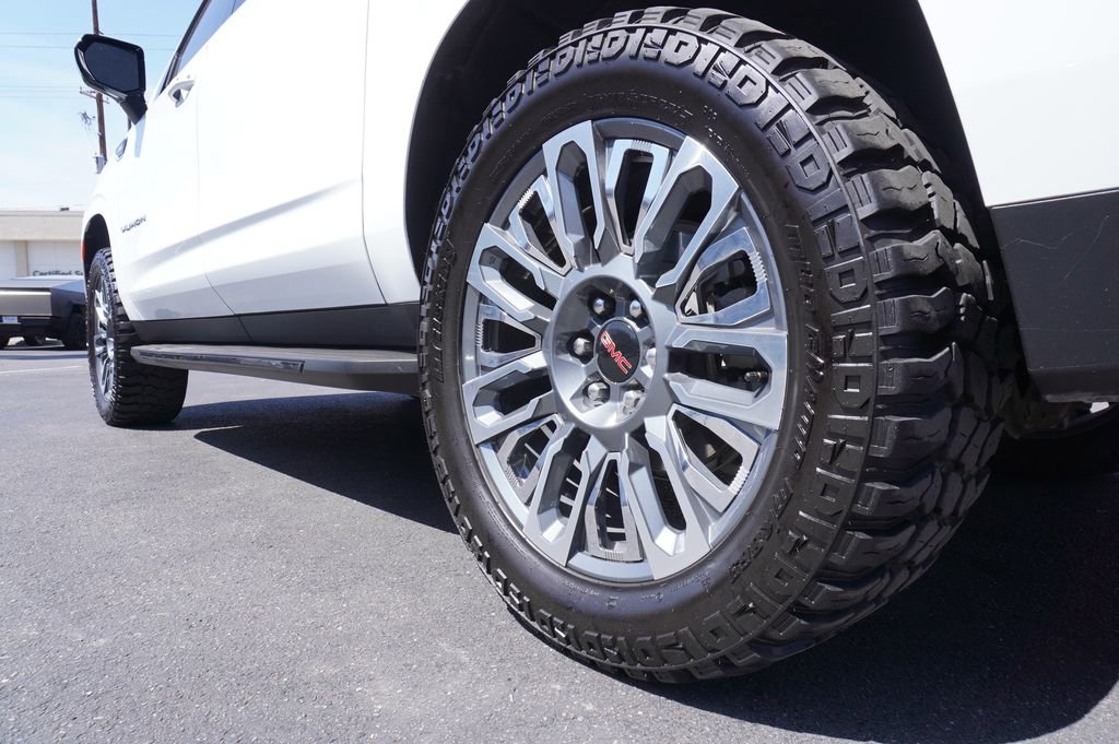 Used 2023 GMC Yukon XL SLE w/ Gmc Pro Safety Plus Package image 6