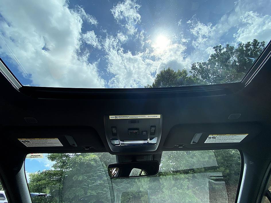 Used 2025 Lexus UX 300h FWD image 18