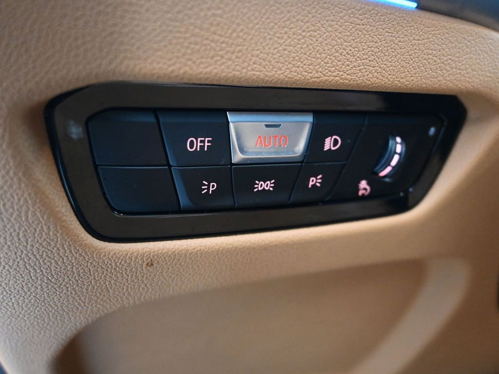 Used 2023 BMW M340i w/ Shadowloine Package image 38