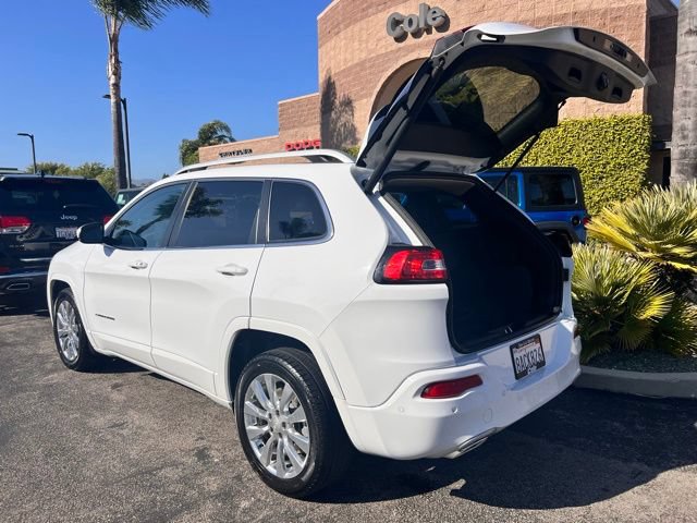 Used 2017 Jeep Cherokee Overland w/ Technology Group FWD image 12