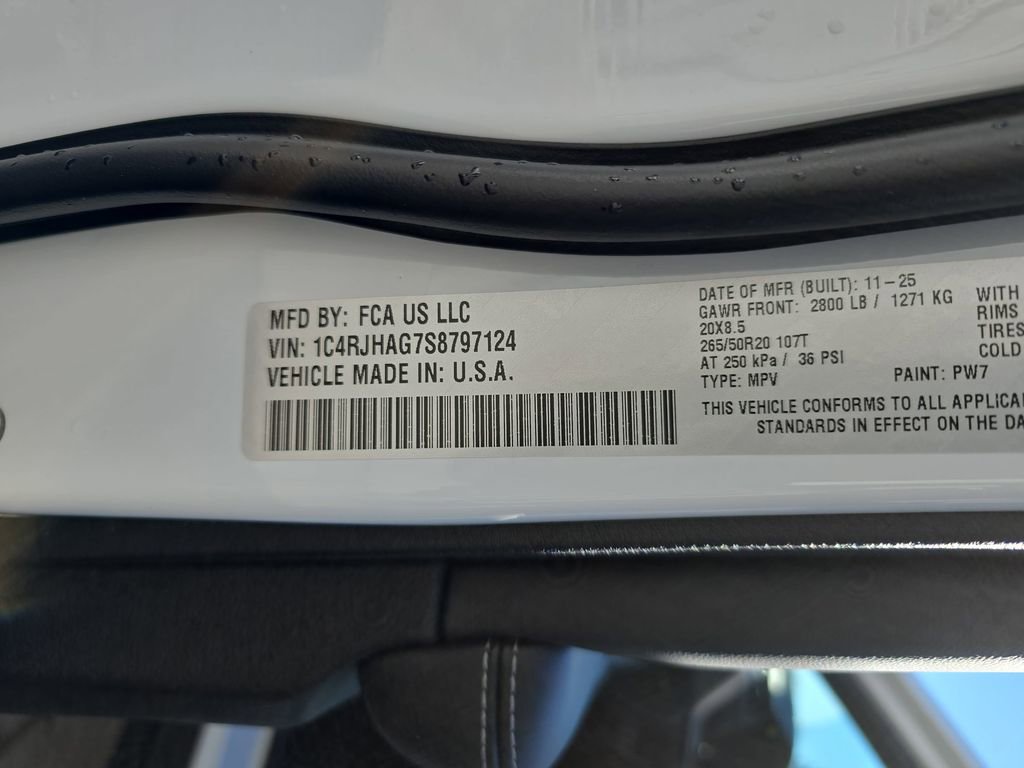 New 2025 Jeep Grand Cherokee Altitude image 36