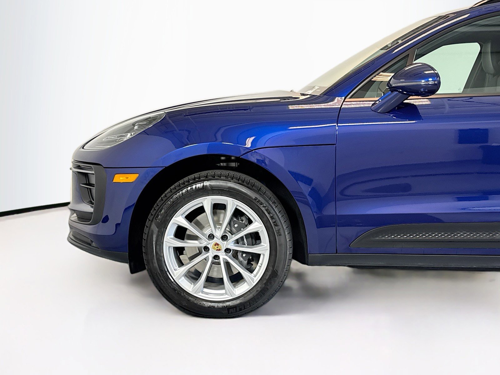 Certified 2026 Porsche Macan AWD/4WD image 29