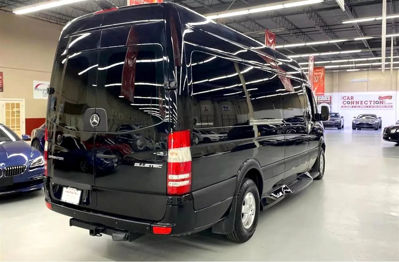 Used 2016 Mercedes-Benz Sprinter 2500 image 4