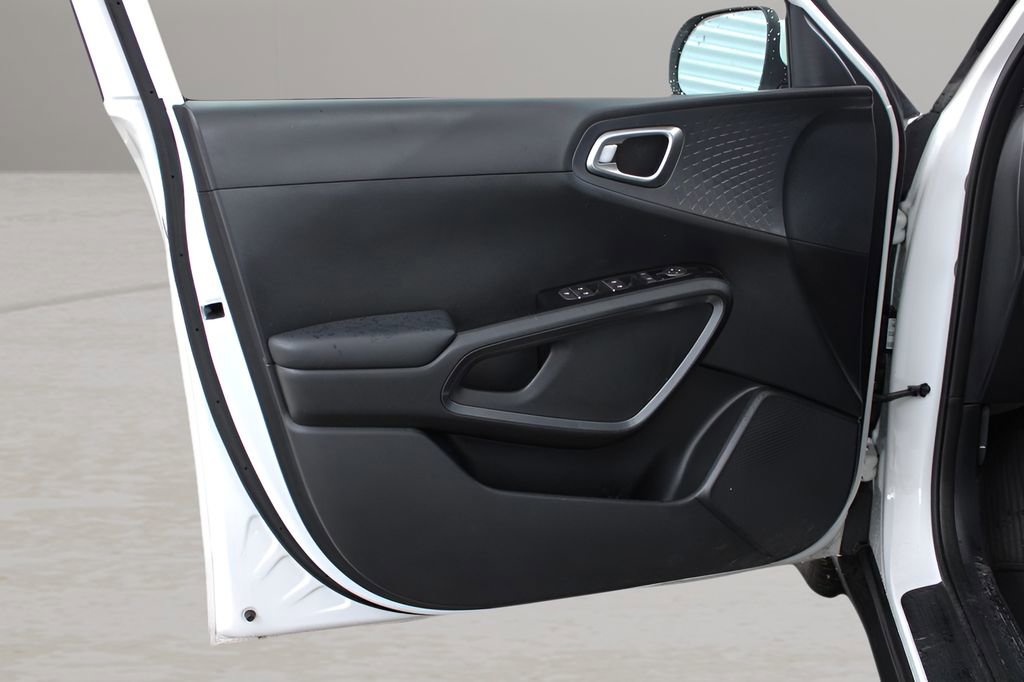 Used 2022 Kia Soul S FWD image 9
