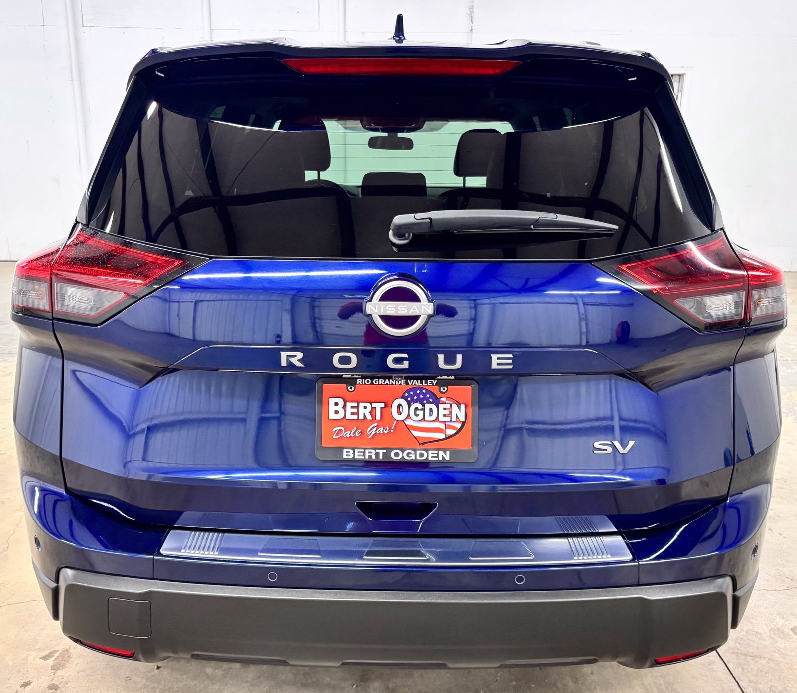Used 2024 Nissan Rogue SV w/ SV Premium Package FWD image 5