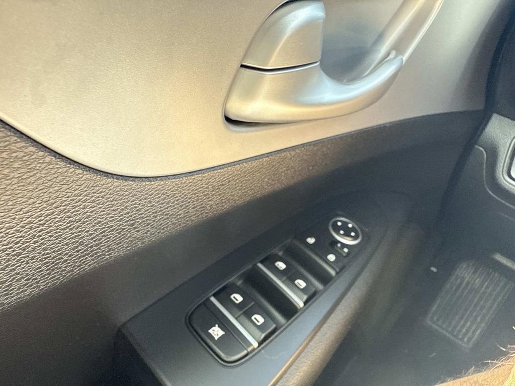 Used 2023 Kia Forte LXS image 31