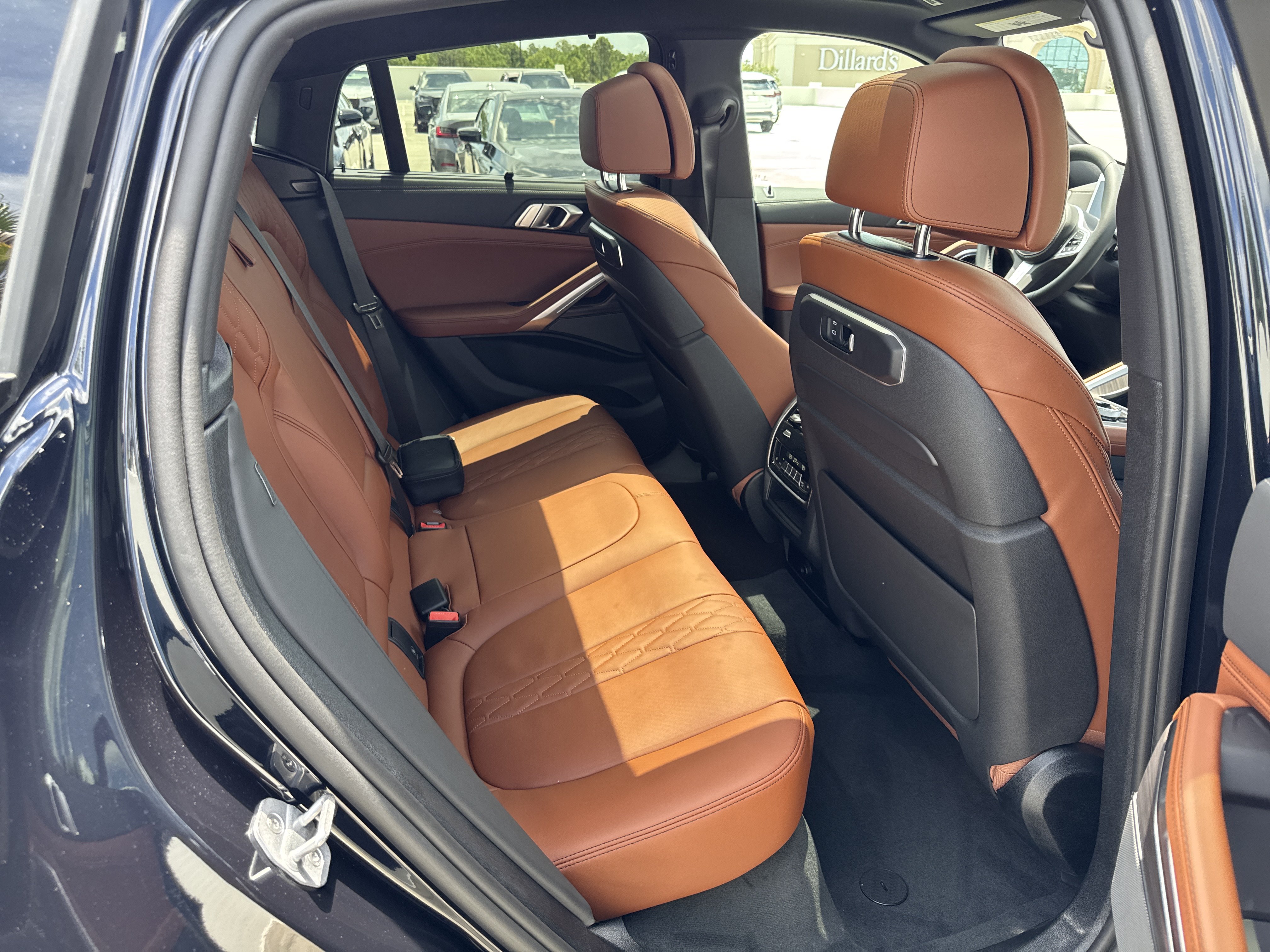 New 2027 BMW X6 xDrive40i w/ Executive Package AWD/4WD image 11