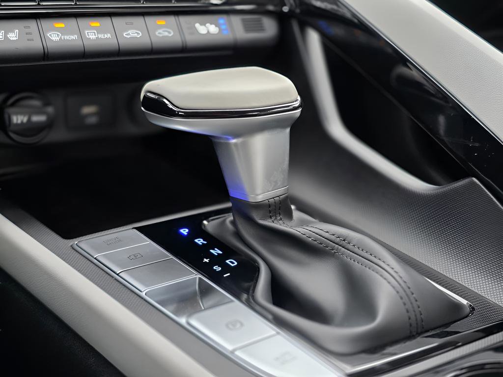 Used 2023 Hyundai Elantra Limited w/ Cargo Package image 35