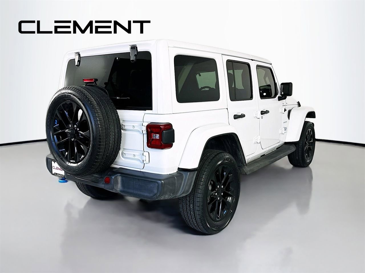 Used 2023 Jeep Wrangler Unlimited Sahara w/ Cold Weather Group image 7