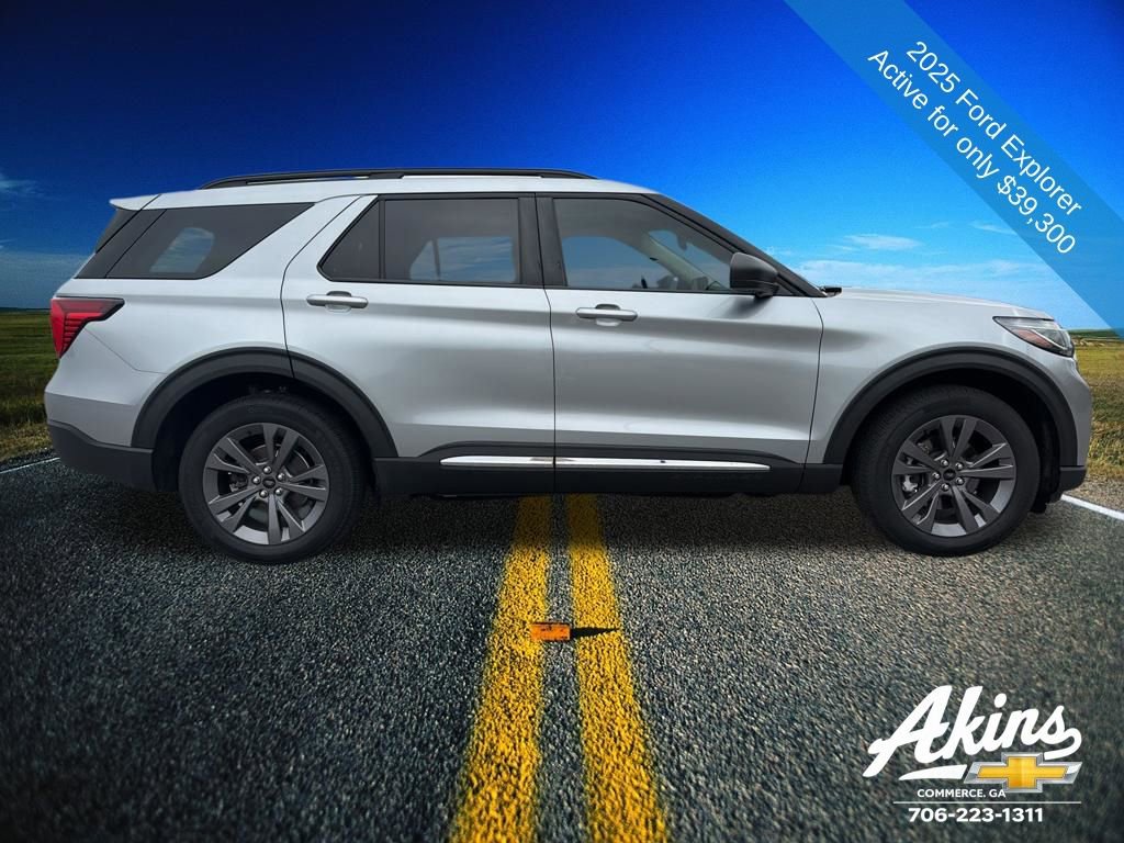 Used 2025 Ford Explorer Active w/ Active Comfort Package image 6