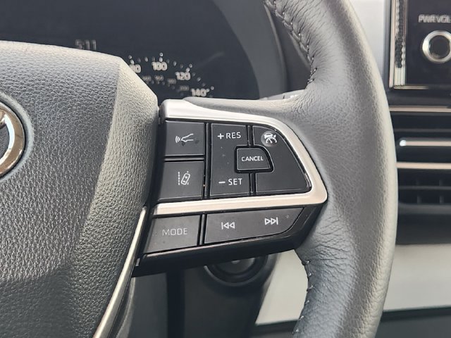Used 2026 Toyota Sienna XLE FWD image 29