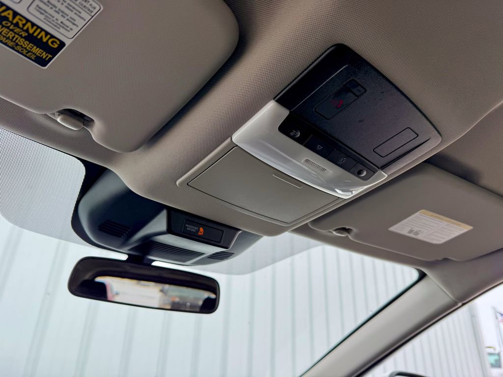 Used 2024 Nissan Rogue SV image 30