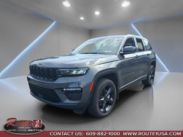 Used 2024 Jeep Grand Cherokee Limited w/ Black Appearance Package AWD/4WD image 5