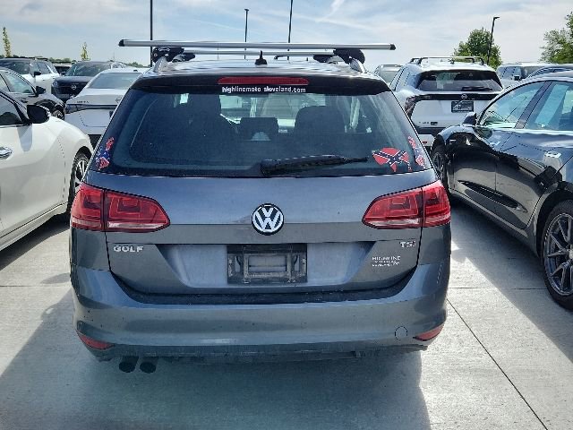 Used 2016 Volkswagen Golf S FWD image 2