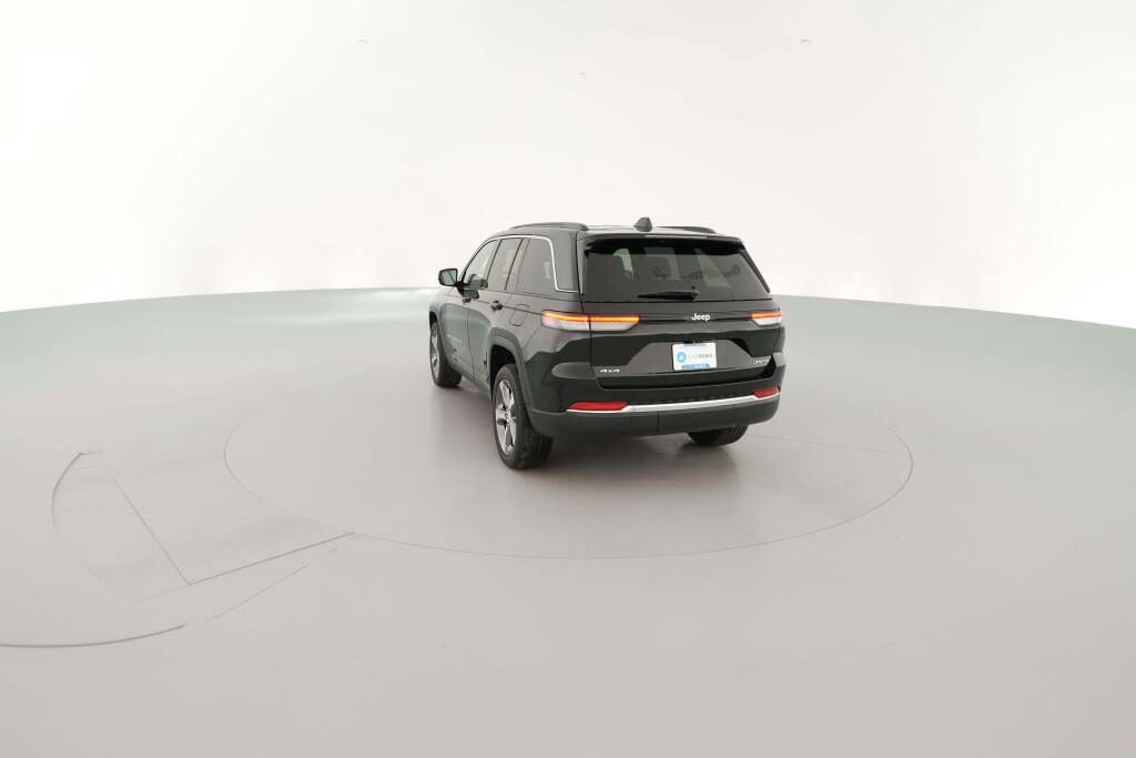 New 2025 Jeep Grand Cherokee Limited w/ Trailer Tow Package image 9
