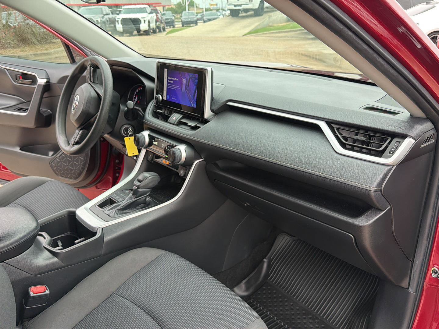 Used 2023 Toyota RAV4 LE AWD/4WD image 16