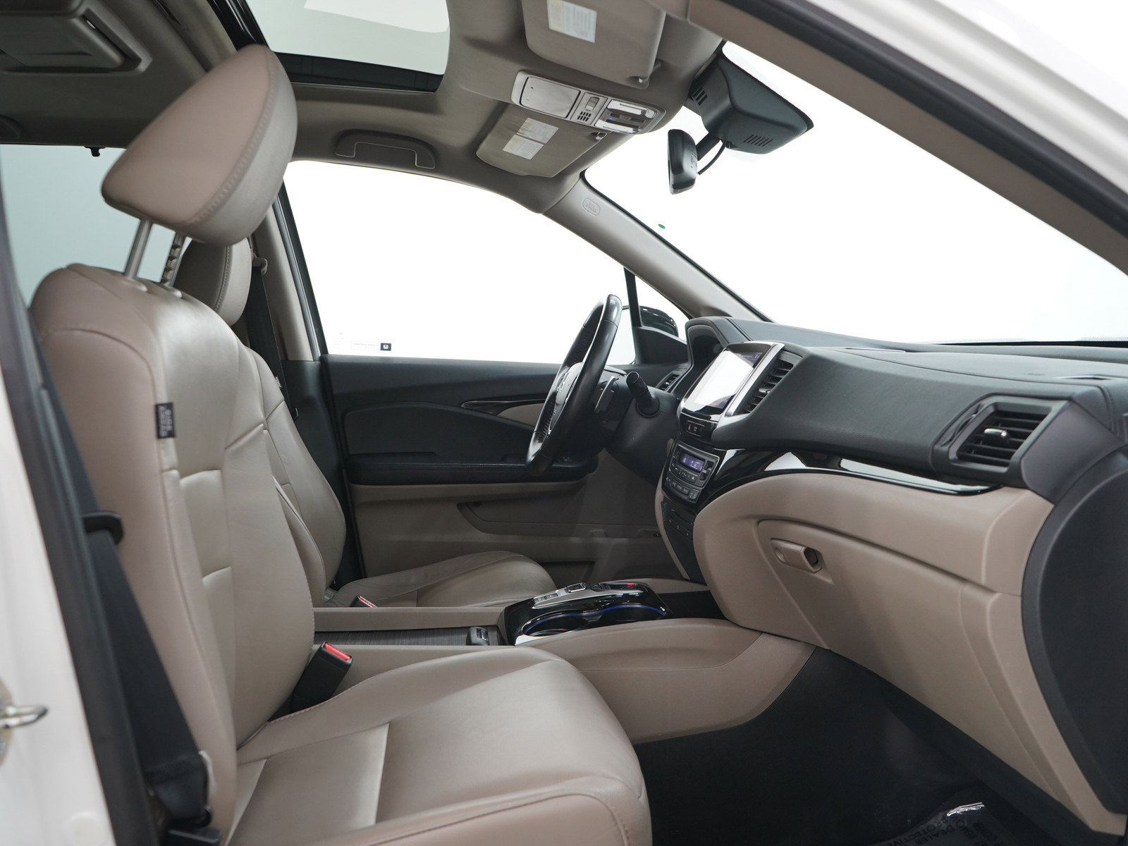 Used 2016 Honda Pilot Touring image 11