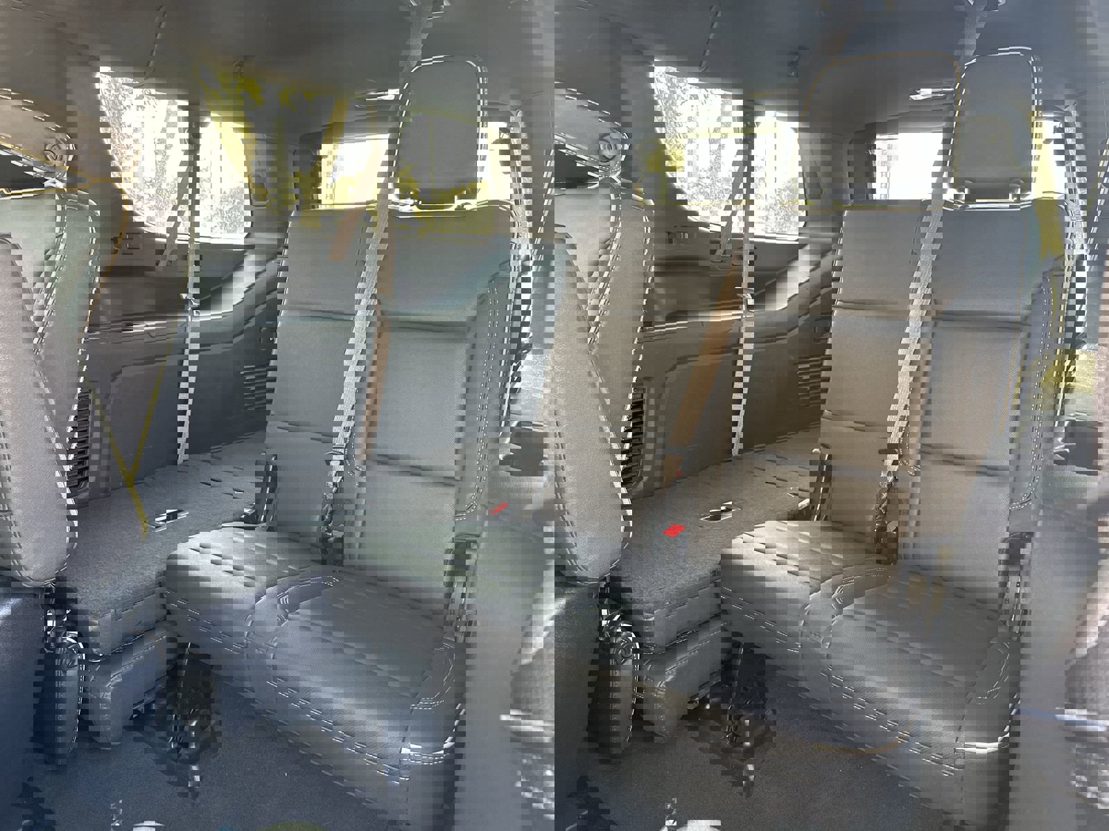 Used 2023 Chevrolet Suburban Premier image 32