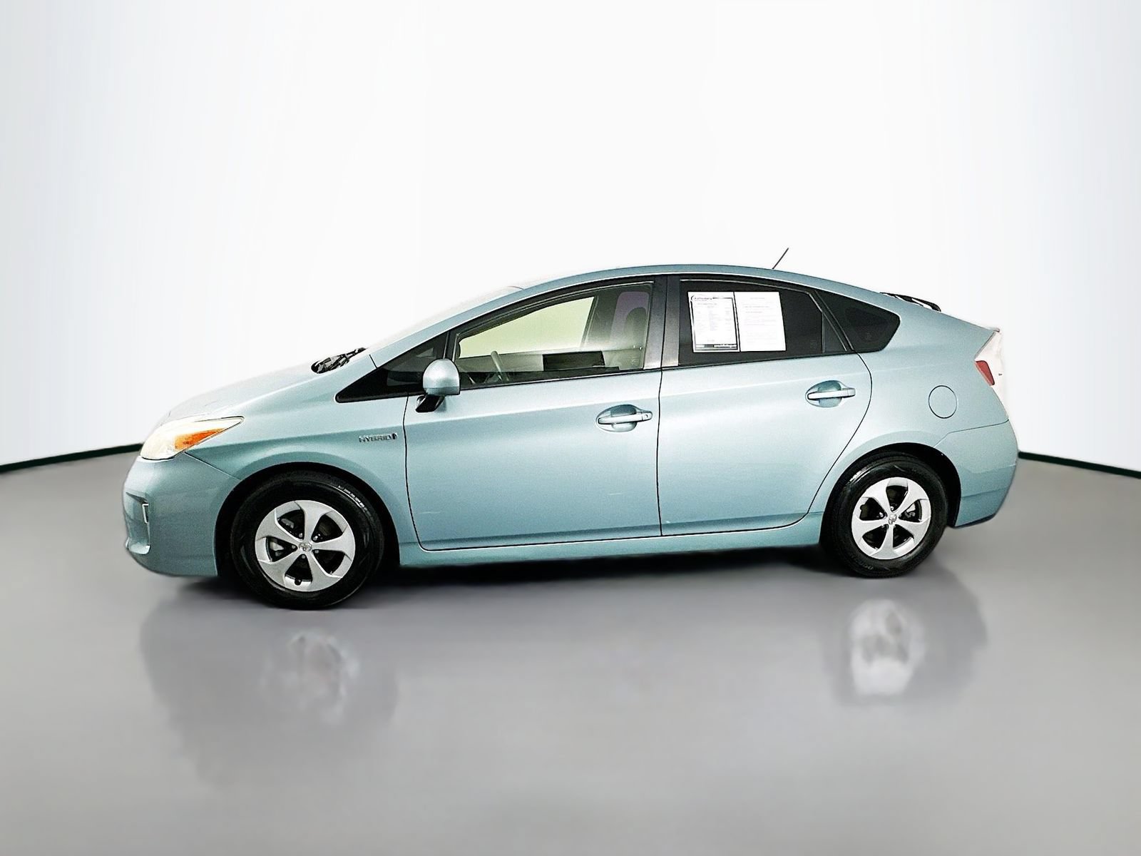 Used 2014 Toyota Prius Two FWD image 4