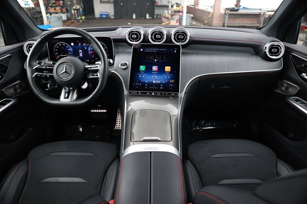 Used 2025 Mercedes-Benz GLC 43 AMG 4MATIC image 29