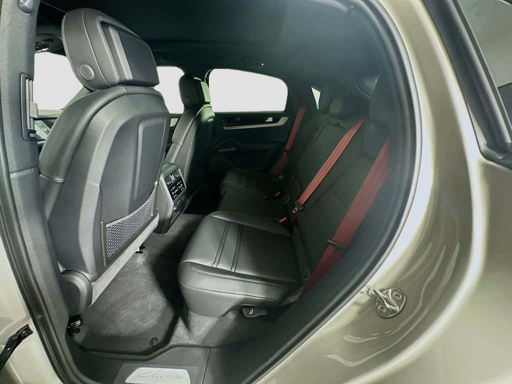 New 2026 Porsche Cayenne E-Hybrid Coupe AWD/4WD image 23