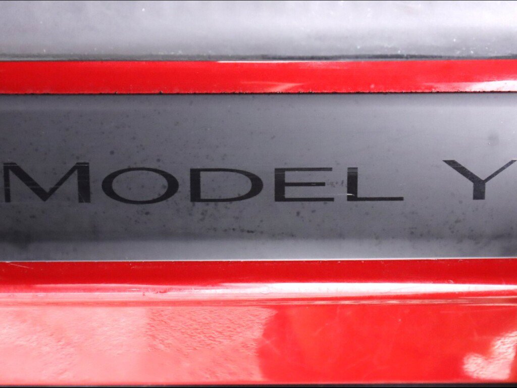 Used 2021 Tesla Model Y Long Range image 36