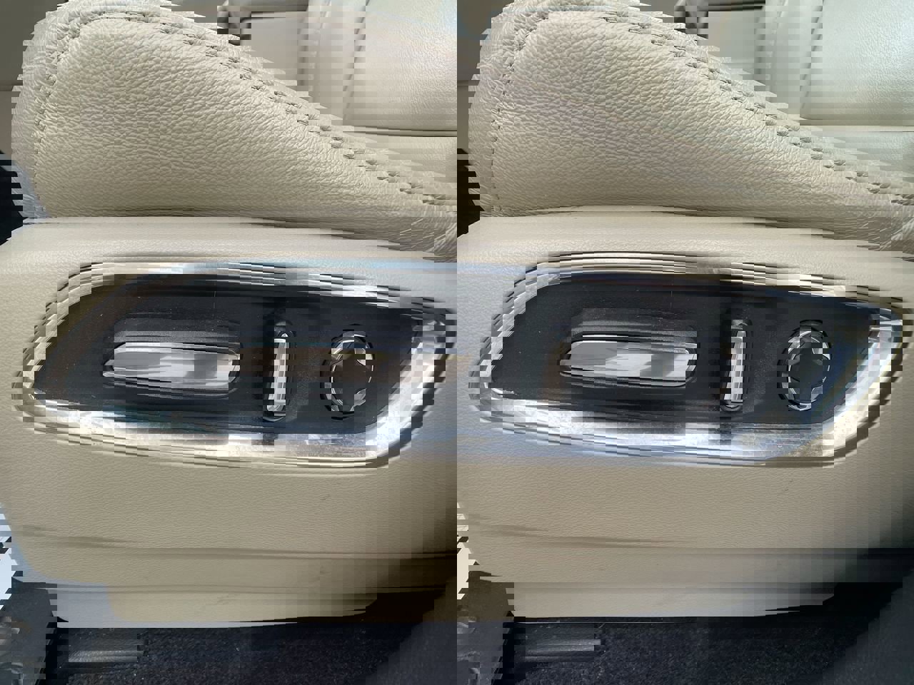 Used 2020 Acura MDX SH-AWD image 13