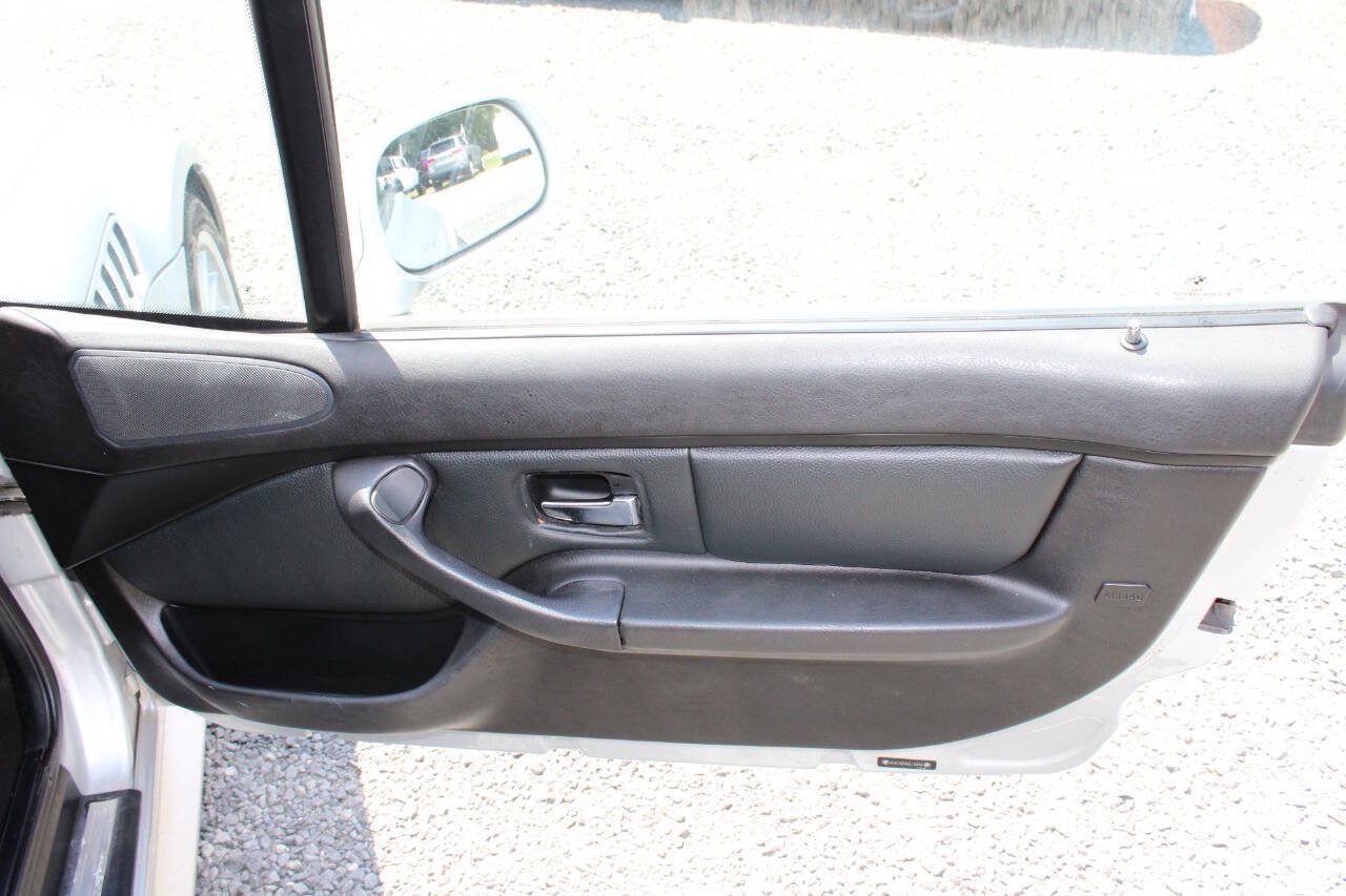 Used 2002 BMW Z3 3.0i RWD image 17