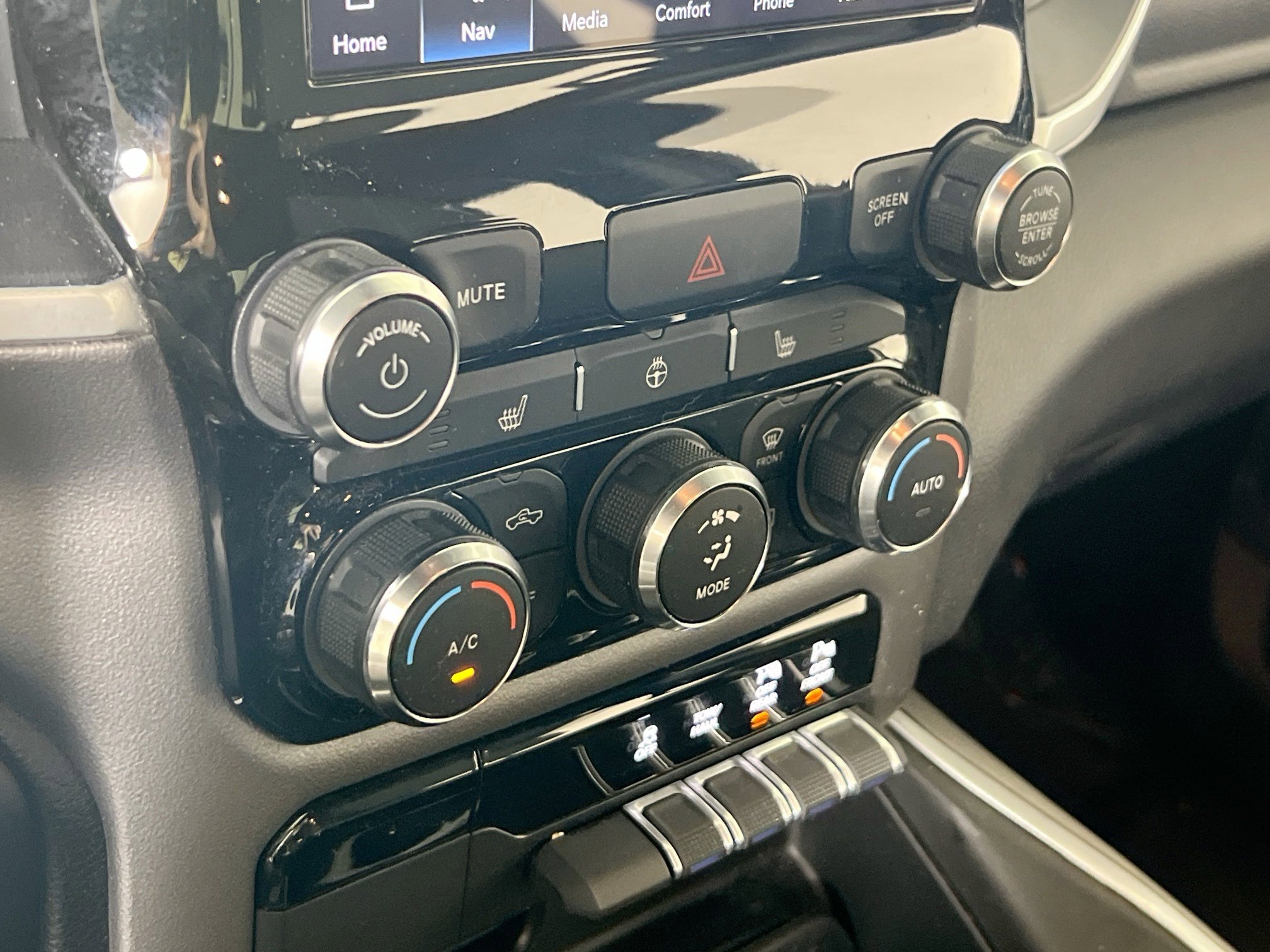Used 2022 RAM 1500 Big Horn AWD/4WD image 16