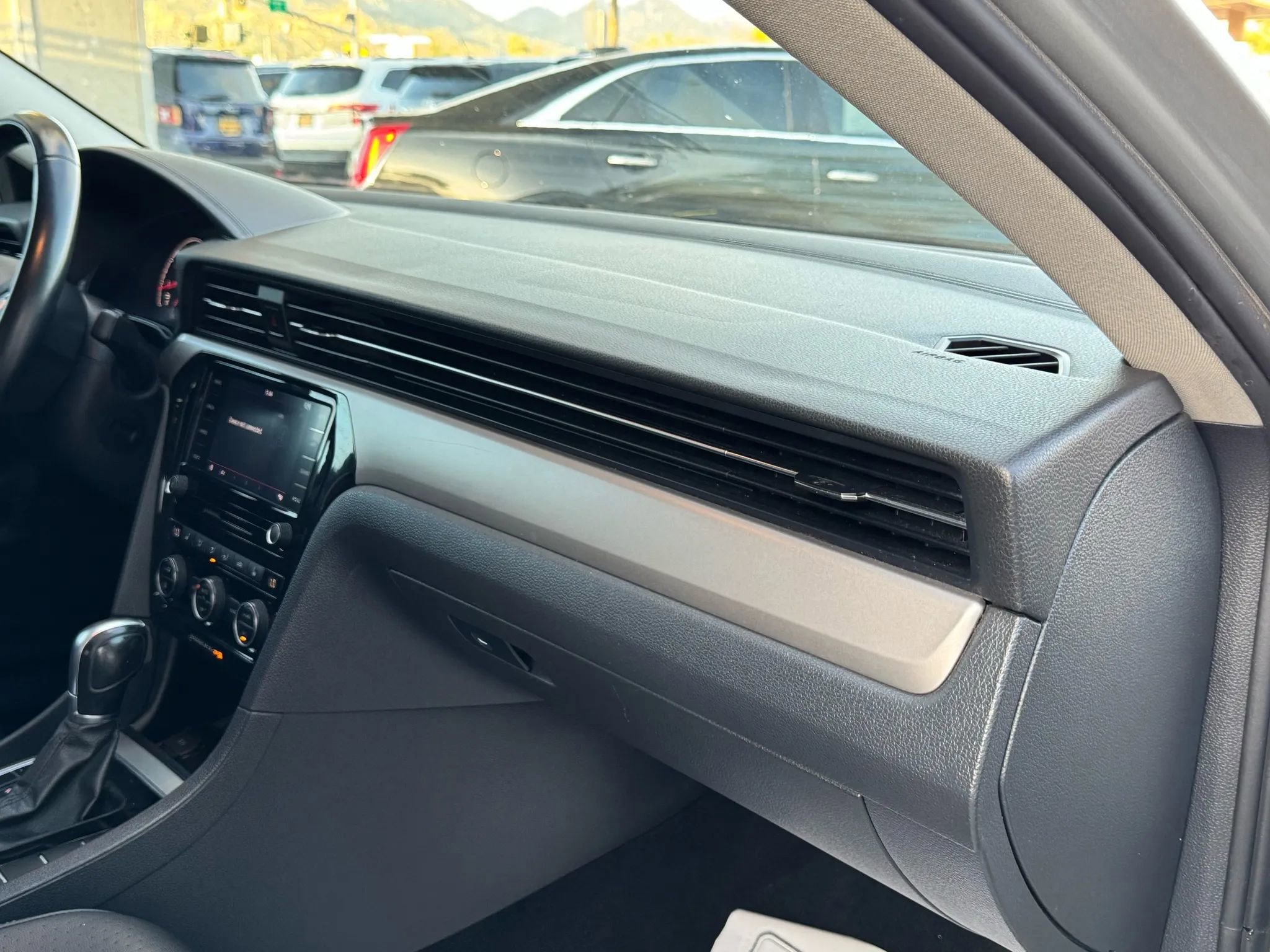 Used 2020 Volkswagen Passat 2.0T SE image 16