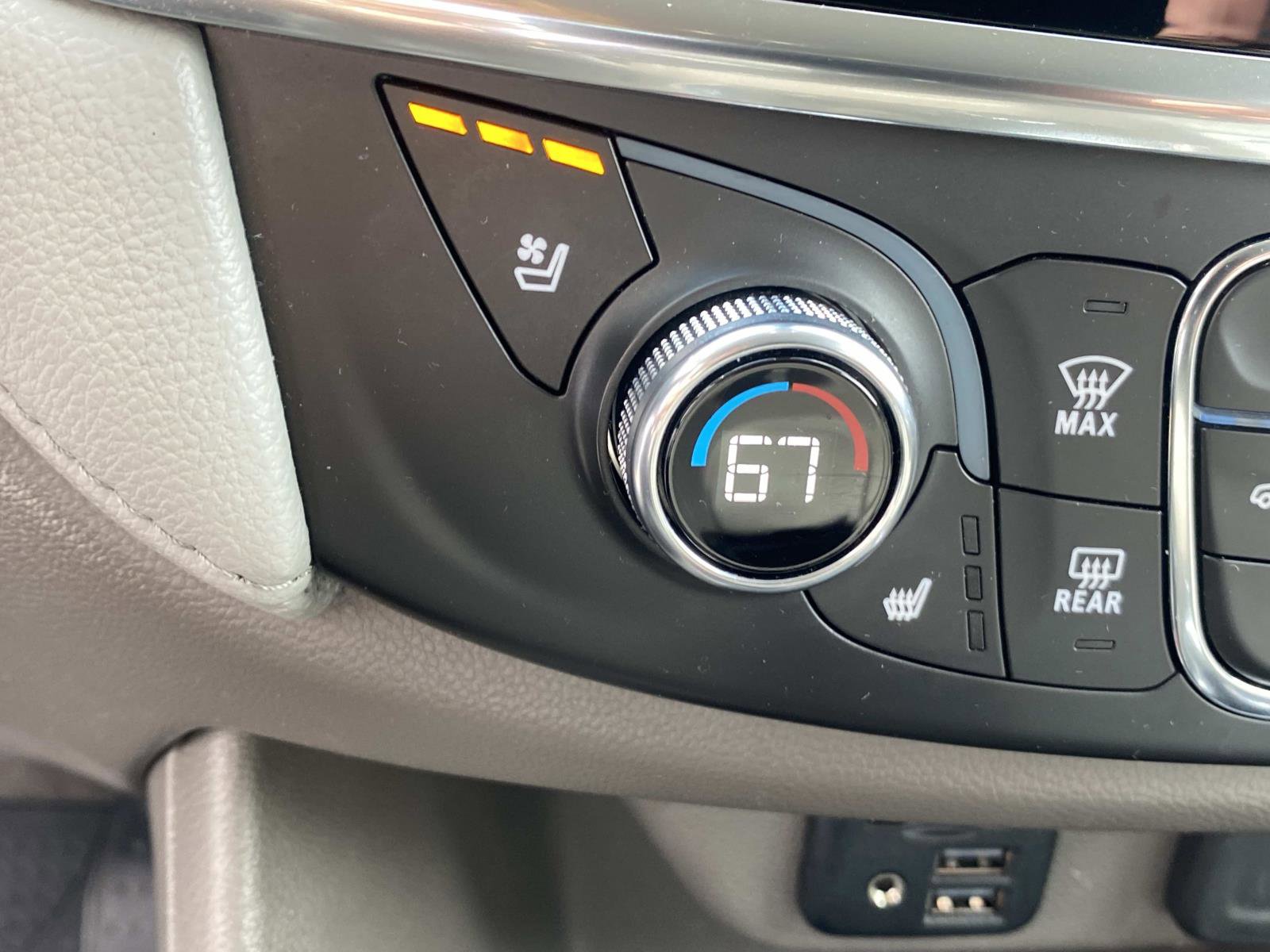 Used 2021 Chevrolet Traverse Premier image 26